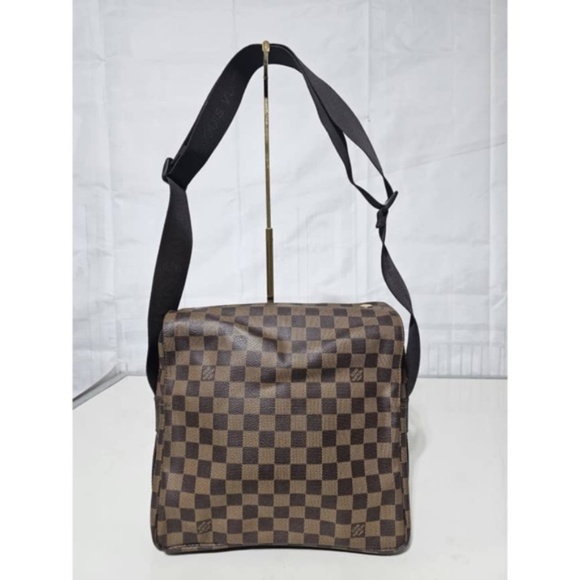 Authentic LOUIS VUITTON Damier Naviglio Messenger Bag - Picture 14 of 14
